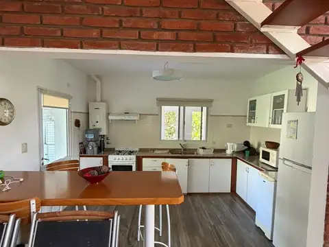 Casa en Alquiler en Roldan, USD 1.800
