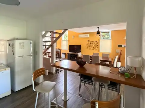 Casa 5 ambientes con 3 baños
