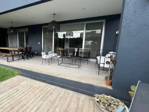 Casa en Alquiler Temporal  en La Damasia, San Fernando.