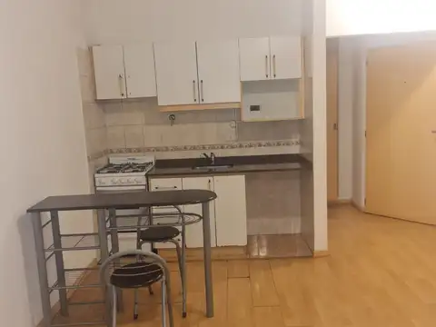 Monoambiente con cocina integrada, balcon y amenities