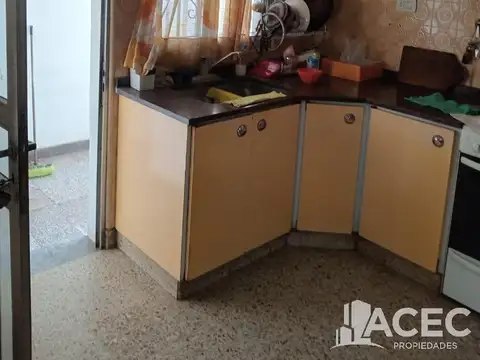 Casa 6 ambientes con 3 baños
