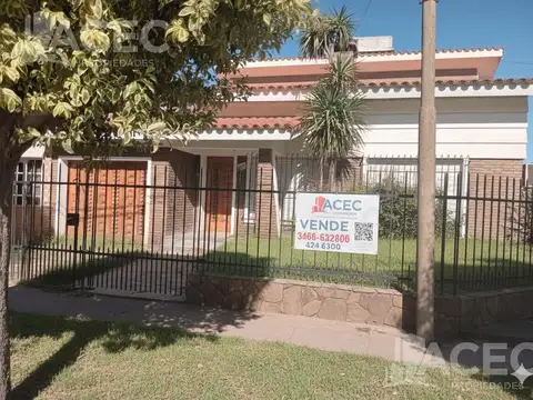 Santa Fe 100 - Pasaje Cuatro Esquina