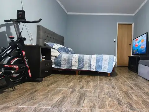 Casa 6 ambientes con 2 baños