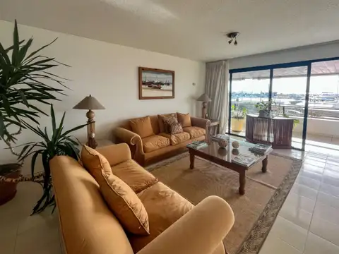 Departamento en Alquiler Temporal de 8 ambientes