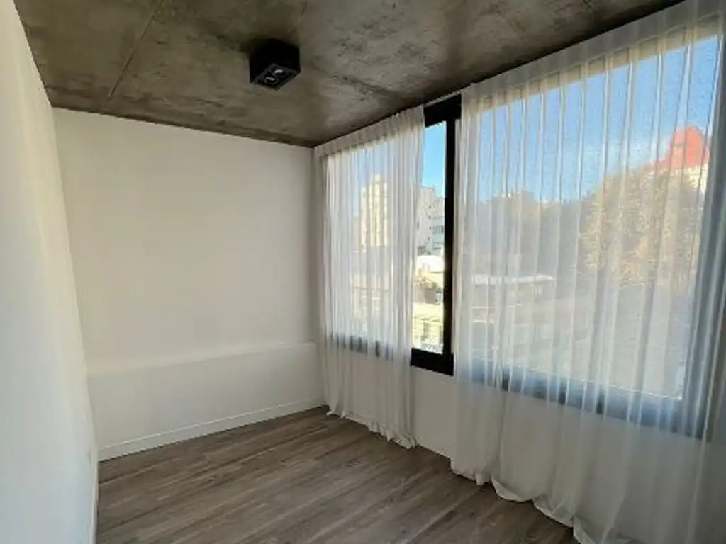 AV FRANCISCO ACUÑA DE FIGUEROA 1200