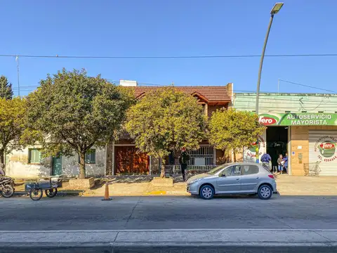6 dormitorios con Patio y Terraza. Alquilada