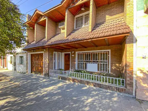 6 dormitorios con Patio y Terraza. Alquilada