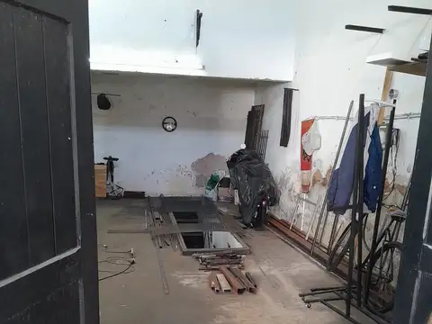 DEPÓSITO/GALPÓN  EN ALQUILER BERNAL