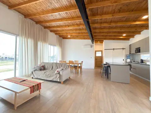 Casa en Alquiler de 3 dormitorios
