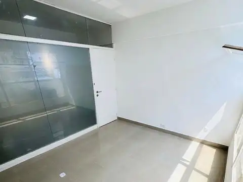 Oficina 2 ambientes con 1 baño