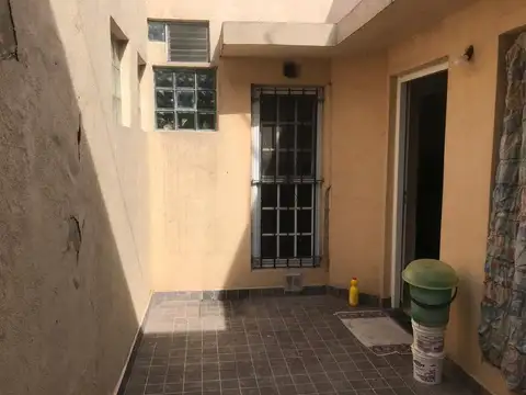 Depto Tipo Casa 2 ambientes con 1 baño