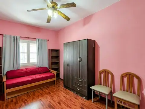 Casa 8 ambientes con 3 baños