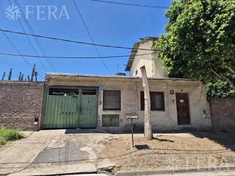 Venta casa 4 ambientes con cochera en Wilde