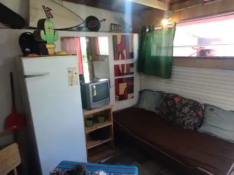 Casa 2 ambientes con 1 baño