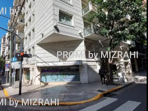 Venta Local de Esquina en Recoleta con Renta