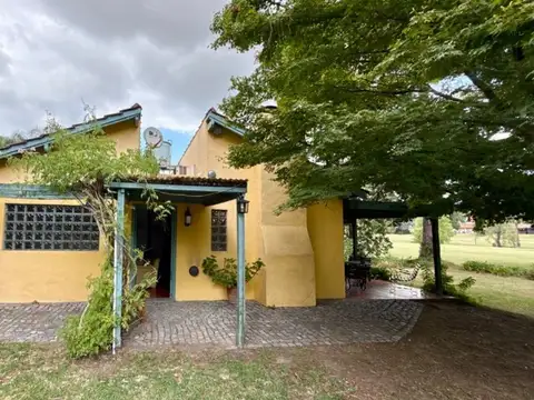 Casa 5 ambientes con 2 baños