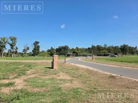 Lote de 1210m² en venta en La Estela, Pilar