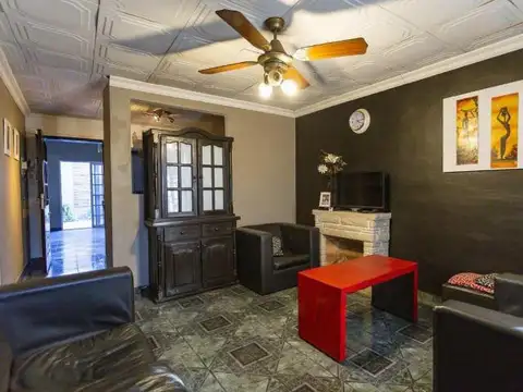 Casa 6 ambientes con 1 baño