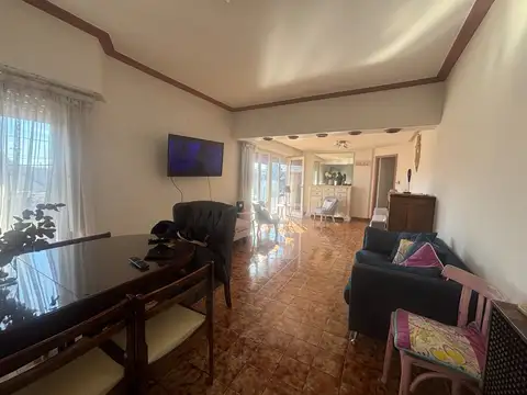 Venta PH 4 ambientes con dependencia en Jara y San Lorenzo 