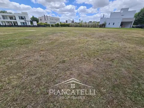 VENTA DE LOTE EN TERRAVISTA CON UBICACION CENTRAL