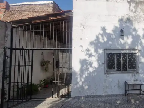 Casa a reciclar · Lote 10x30 · venta en San Justo