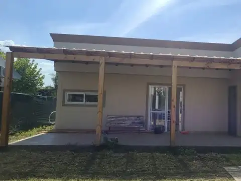 Casa en venta, Barrio Laguna Azul - Spegazzini Ezeiza (3 ambientes y escritorio)
