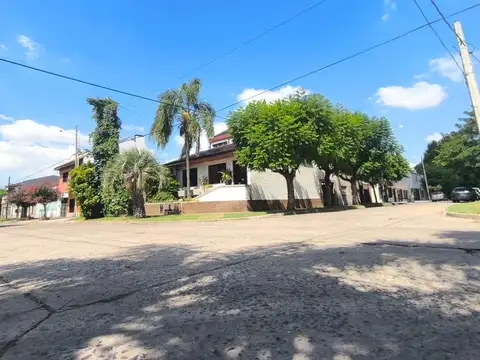 Casa en  Venta 5 Ambientes Reciclada Haedo Sur