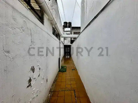 Monoambiente con Patio en Venta en La Plata