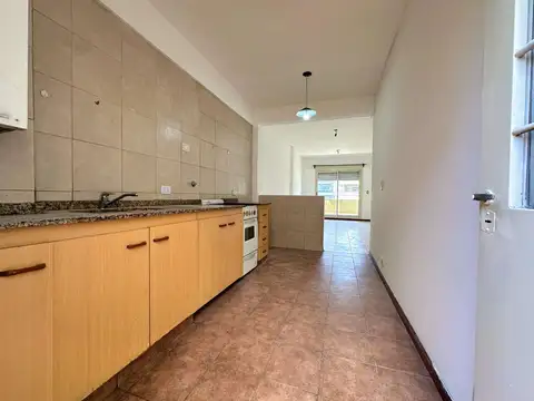 Departamento centrico de 3 ambientes con terraza y balcon 