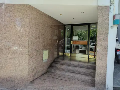 AMBIENTE  FRENTE A LA PLAZA MONSEÑOR D`ANDREA