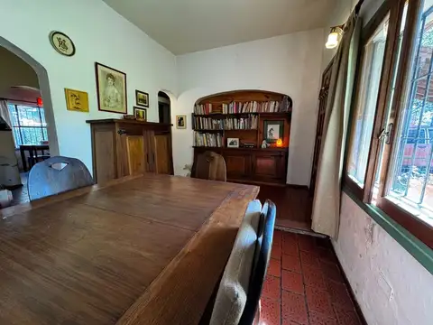 Casa 5 ambientes con 2 baños