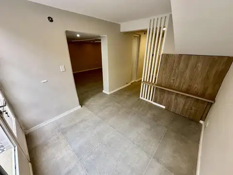 Casa 6 ambientes con 2 baños