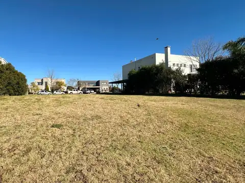 Terreno en Venta de 831,0 m2