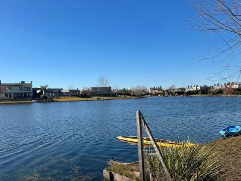 Excelente lote al agua y Este en San Rafael!
