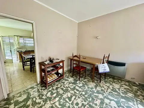 Casa 4 ambientes con 1 baño