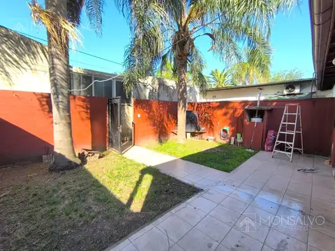 Depto Tipo Casa 2 ambientes con 1 baño