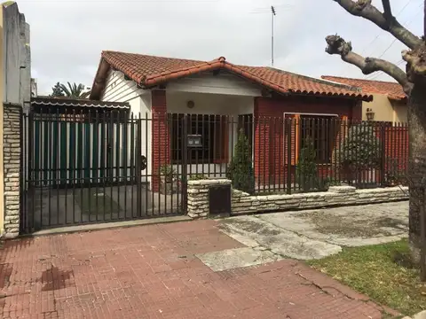 Casa en Venta en Villa Luzuriaga, USD 225.000