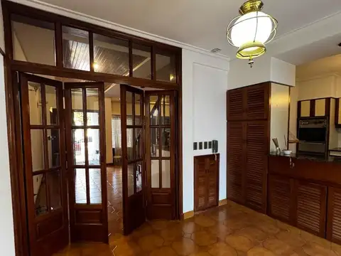 Casa 4 ambientes con 3 baños