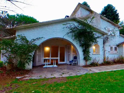 Venta casa 6 dormitorios a reciclar en San Rafael