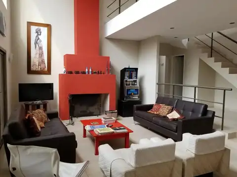 Casa en Venta en La Peregrina, USD 285.000