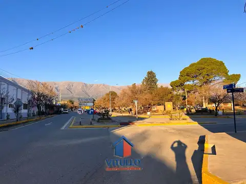 Calle Vélez Sarsfield esquina San Martin.