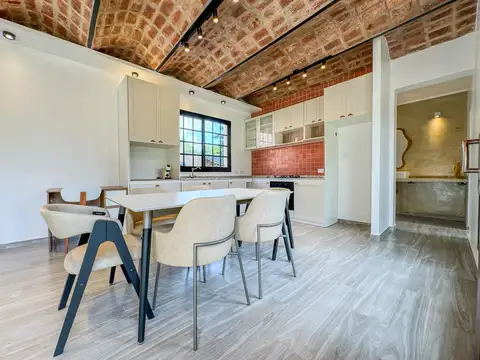 Casa de diseño con techo abovedado en Altos Verdes