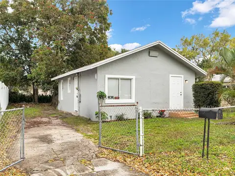 Casa en venta - 2 Dormitorios 1 Baños - Miami