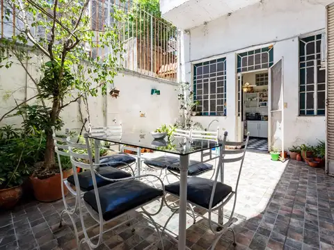 Casa 8 ambientes con 1 baño