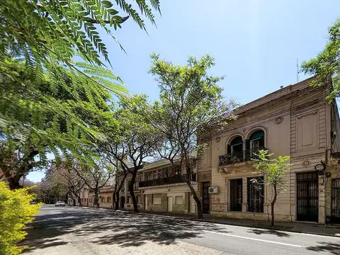 VENTA/PERMUTA - Casa 4 dormitorios al frente. Centro, Rosario.