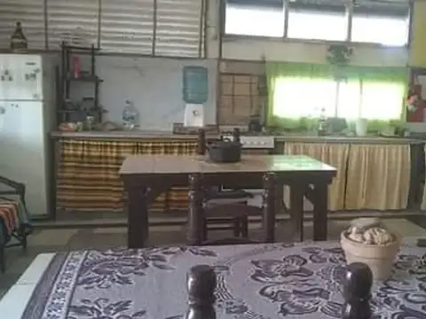 Casa 6 ambientes con 1 baño