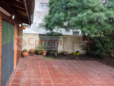 Casa 5 ambientes con 1 baño