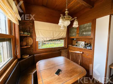 Casa en Venta con 3 cocheras