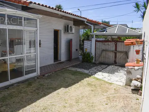 CASA 3 AMBIENTES CON COCHERA