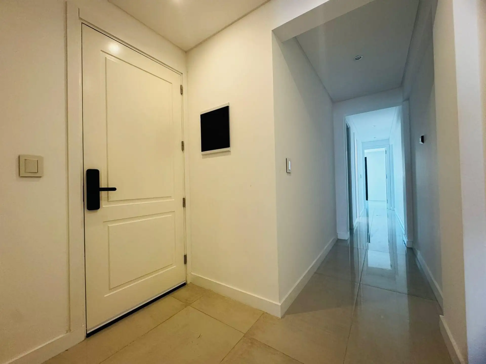 Departamento en Felix U Camet 2500 de tres ambientes con cochera y vista al mar